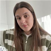 Profesora de inglés, con título certificado, simpática y comprometida con mis alumnos/as